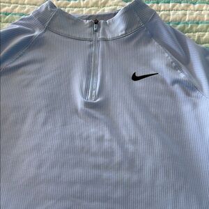 Nike Periwinkle Half-Zip Pullover with Black Swoosh size M Preowned